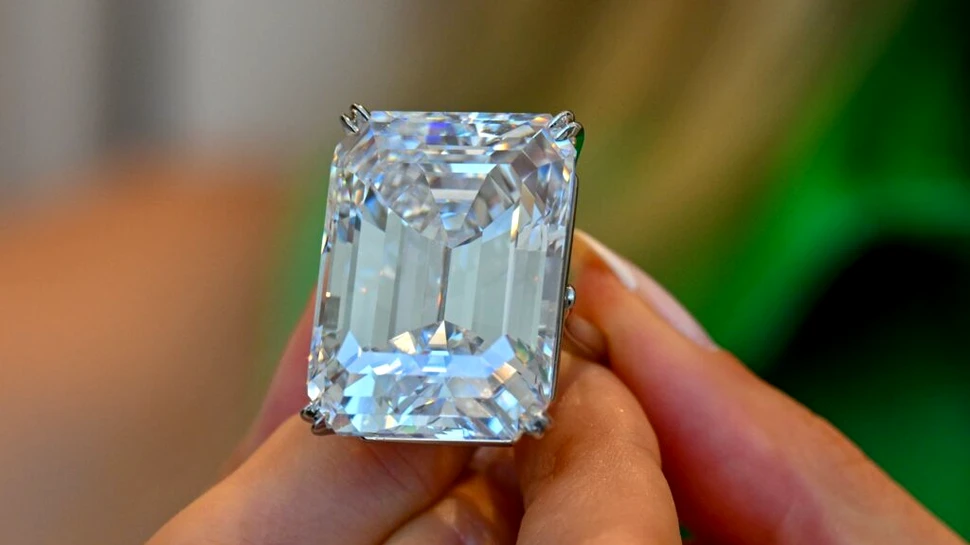 Un diamant de 20 de milioane de dolari, expus în întreaga lume înainte de licitație