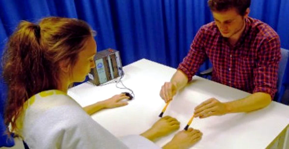 Cercetatorii suedezi creează iluzia celui de-al treilea braţ