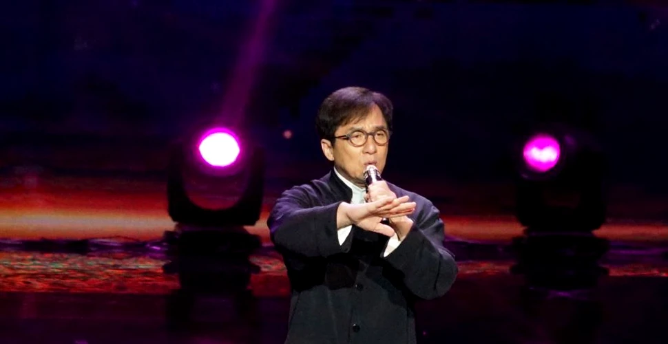 Celebrul actor Jackie Chan îşi lansează volumul de memorii „Never Grow Up”