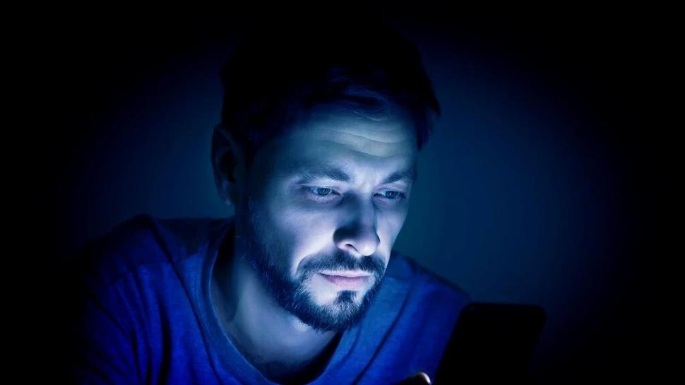 Cum ne este influențat creierul de lumina albastră?