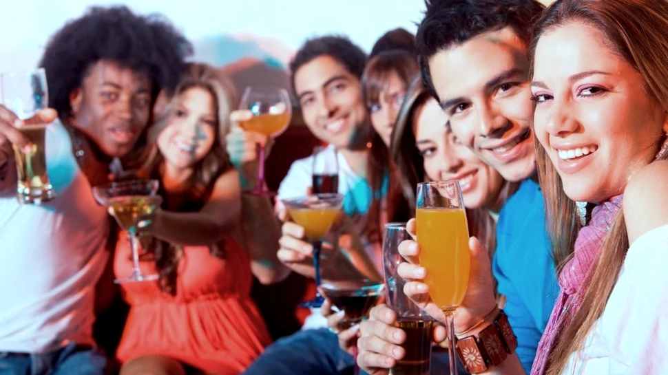 Ce se întâmplă în organismul tău după o petrecere de weekend?