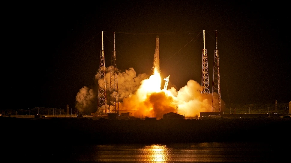 Eveniment istoric: SpaceX a lansat primul program spaţial particular