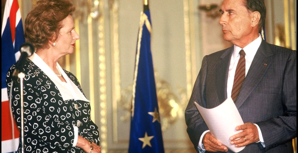 Biblioteca fostului preşedinte francez François Mitterrand, scoasă la licitaţie