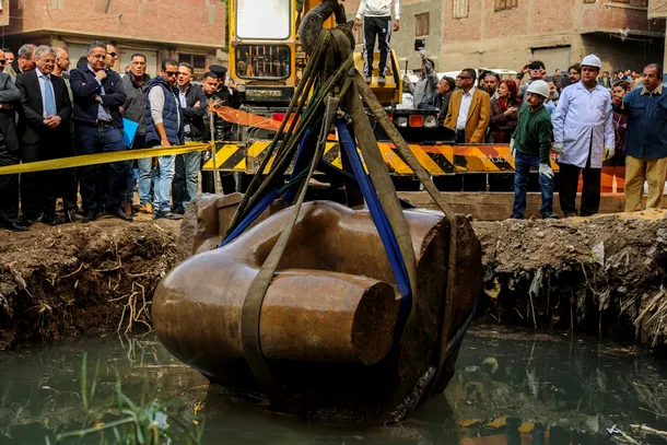 O statuie a faraonului Ramses al-II-lea a fost descoperită la periferia oraşului Cairo
