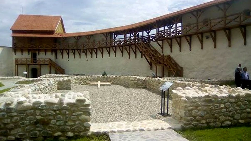 Cetatea teutonilor din Feldioara, reconstruită de la zero. Cât a costat şi de când va putea fi vizitată