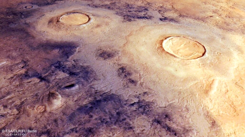 Un complex de cratere de pe Marte prezintă dovezi ale gheții. Imagini impresionante de la ESA