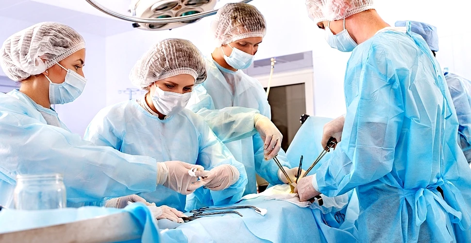 Invenţia care revoluţionează microchirurgia a adus cercetătorilor români medalia de aur la Târgul de Inovaţii de la Bruxelles