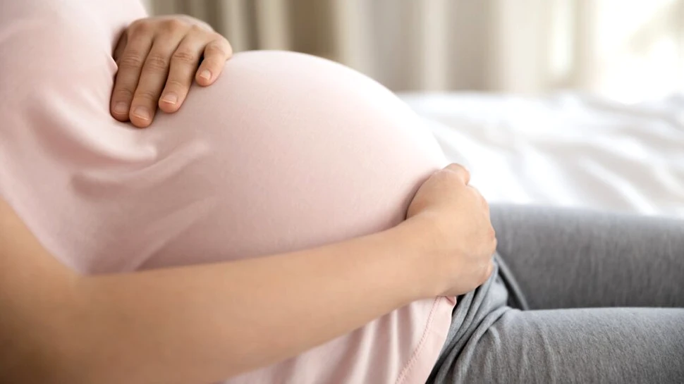 Mamele surogat, interzise în Italia. Ce riscă cei care încalcă legea?