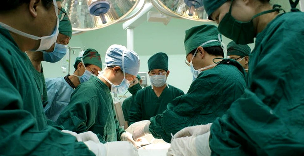Premieră medicală în România: la Cluj-Napoca au avut loc intervenţii cardiace minim invazive