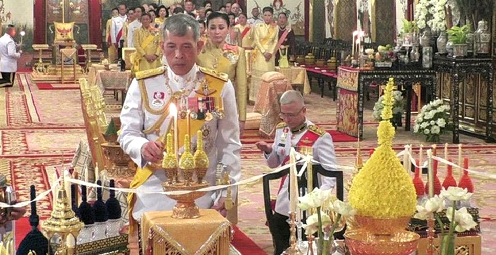 Maha Vajiralongkorn, încoronat ca ”rege-zeu” al Thailandei