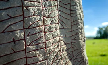 Rune misterioase ale vikingilor, descoperite într-un loc neașteptat