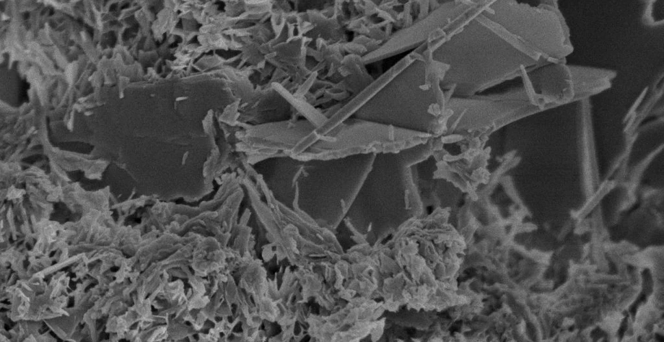 Mineral rar din betonul roman, găsit într-o centrală nucleară japoneză