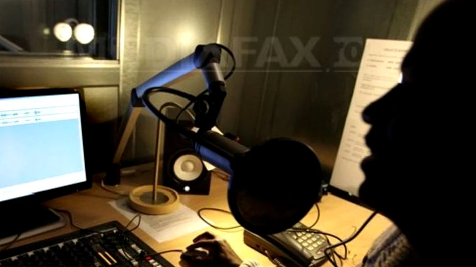 Realizatorul singurei emisiuni de radio în limba română din Canada donează sânge pentru a avea banii necesari taxei de emisie