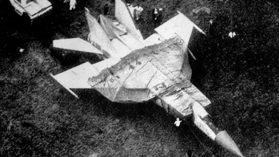 Cum a reuşit un pilot sovietic să fure un avion secret de vânătoare. Modelul aeronavei a fost preluat apoi de americani