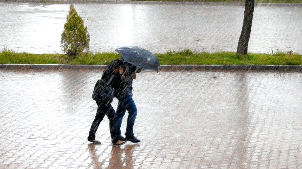 Meteorologii anunță un sfârșit de toamnă cu vreme frumoasă, însă va ploua în mai multe regiuni