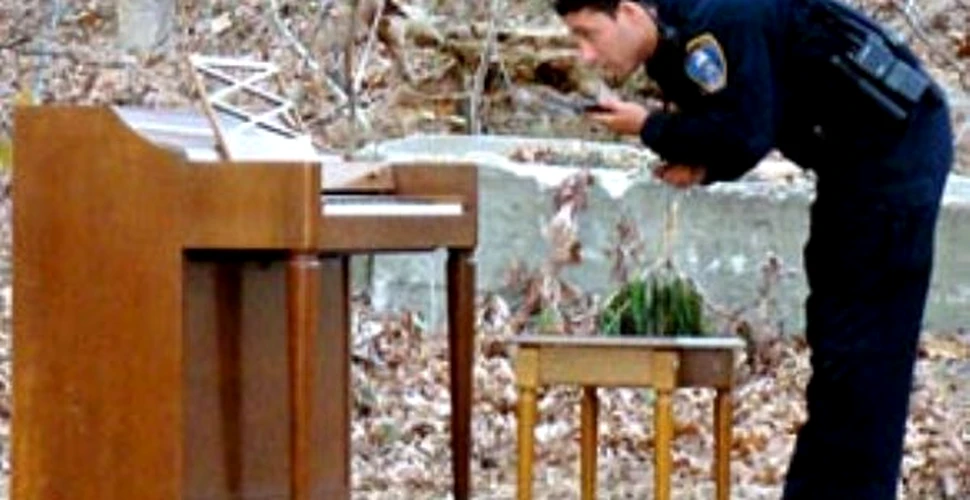 Misterul pianului din padure uimeste politia americana