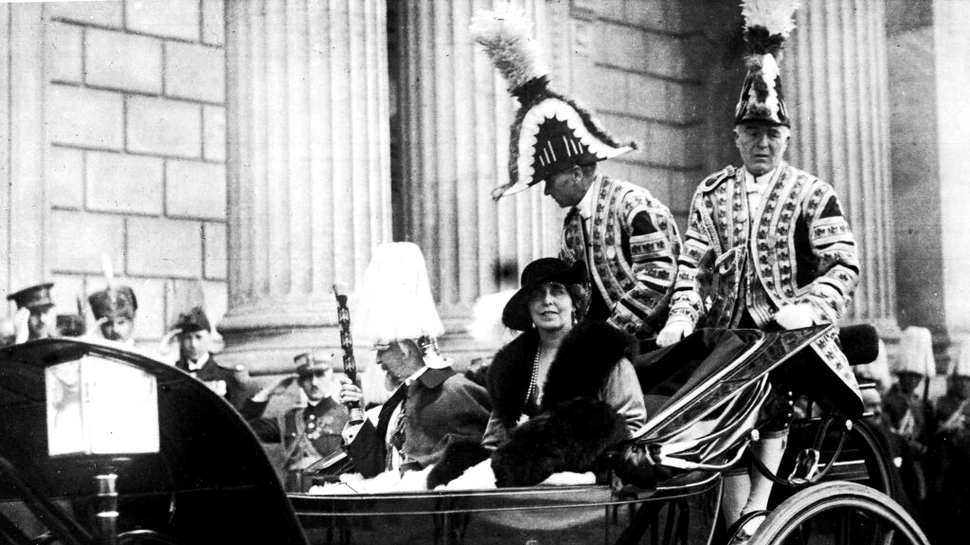 1 decembrie 1918, Ferdinand I și Regina Maria revin în București. „Ne întorsesem ca Rege și Regină a tuturor românilor”