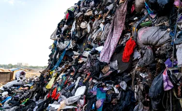 Cum a ajuns Ghana groapa de gunoi pentru hainele uzate din întreaga lume?