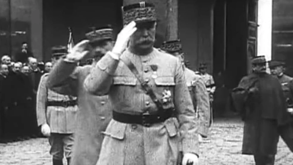 Philippe Petain: Erou naţional francez sau tradător de ţară?