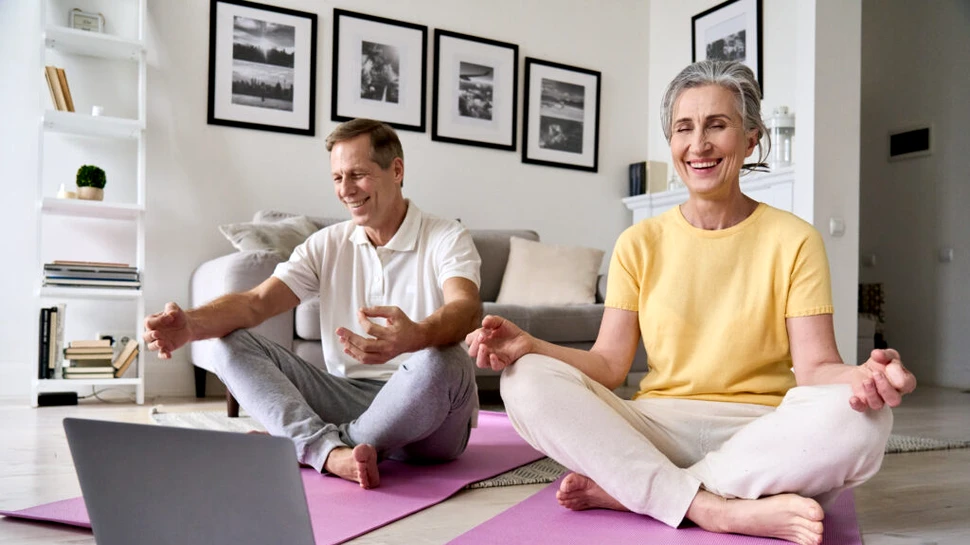 Vești bune! Un studiu constată că nivelul de stres zilnic scade pe măsură ce îmbătrânim