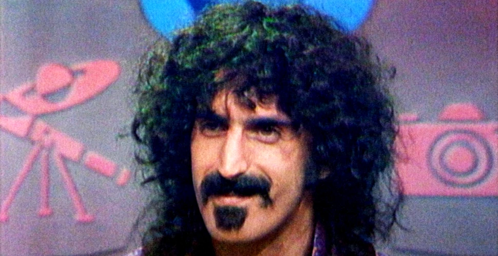 Frank Zappa, unul dintre cei mai cool, imprevizibili, excentrici, dar subapreciați muzicieni. „Există mai multă prostie decât există hidrogen în Univers”