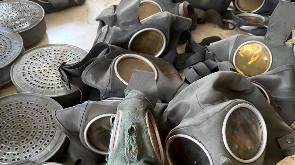 Un profesor de istorie a găsit un depozit secret de artefacte naziste în peretele unei case