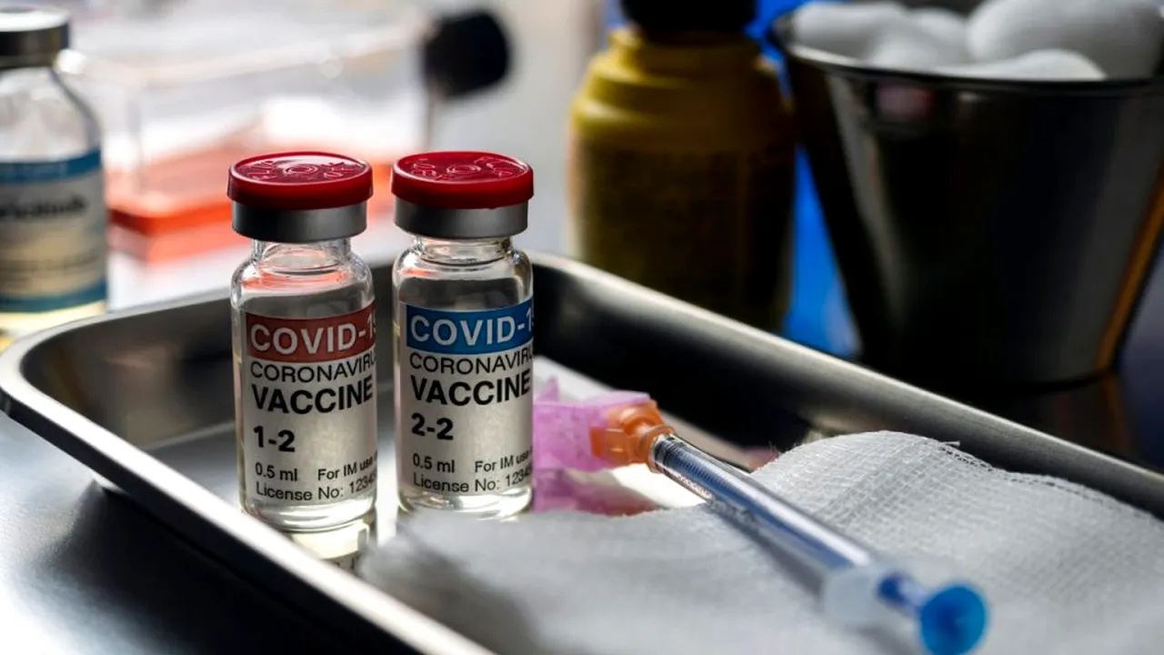 vaccin covid-19 astrazeneca_shutterstock_1861466932_descopera 