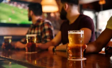 Motivul pentru care un bar a introdus „amenzi” pentru clienții care înjură