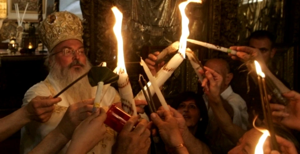 Un preot dezvăluie SECRETUL Luminii Sfinte de la Ierusalim: ”Dumnezeu face minuni, dar nu pentru plăcerea celor din jur”
