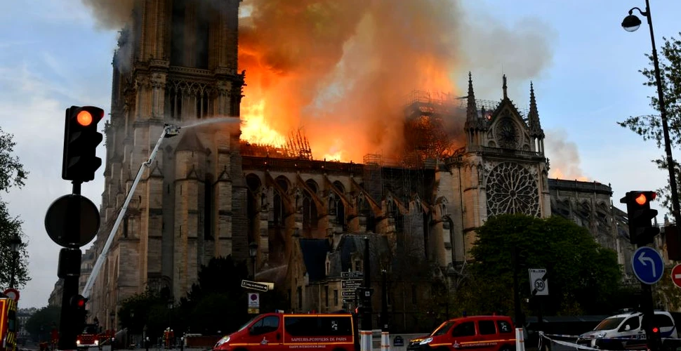 Cât va costa restaurarea Notre-Dame, devstată de incendiu. Donatorii nu s-au lăsat aşteptaţi – VIDEO
