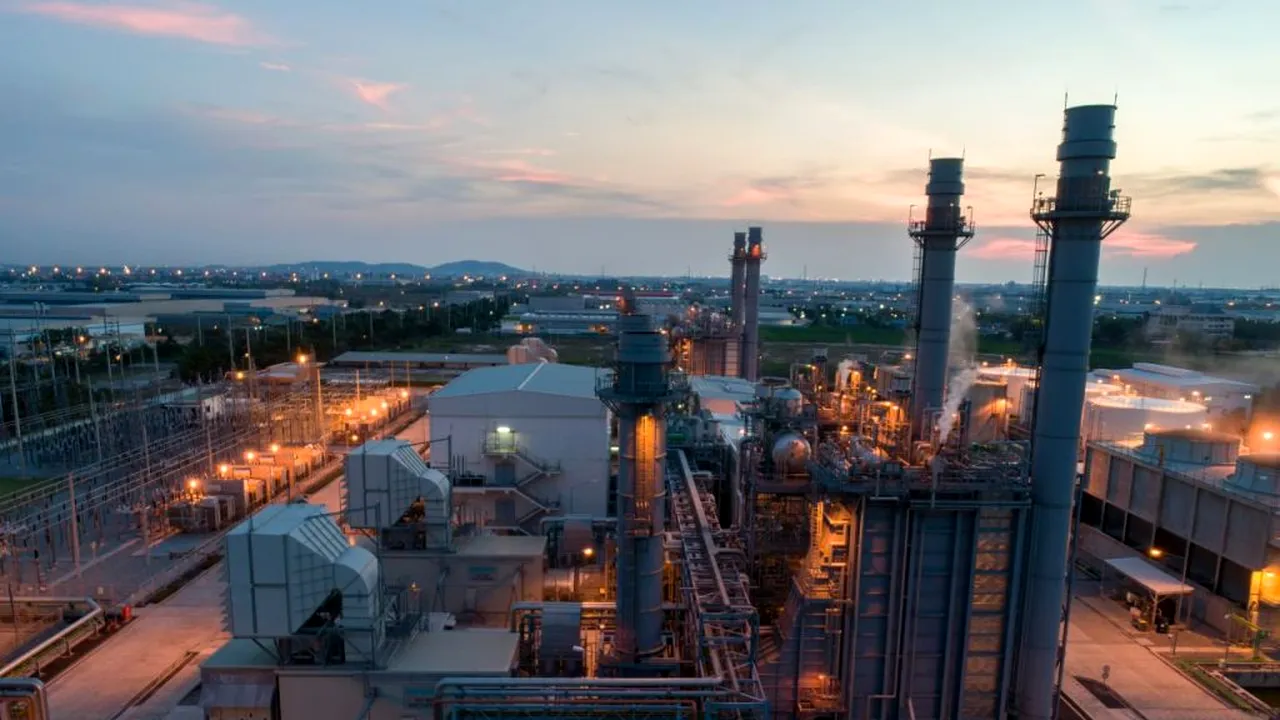 centrale gaz emisii_shutterstock_1722045232_descopera 