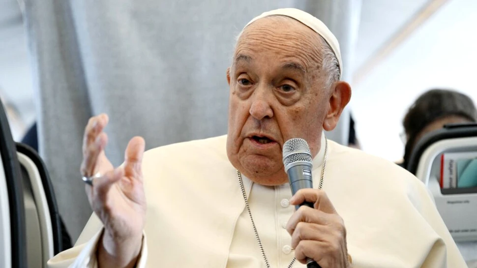 Papa Francisc, afirmații contradictorii: „Femeile au dreptul la viața lor”, dar avortul este „crimă”