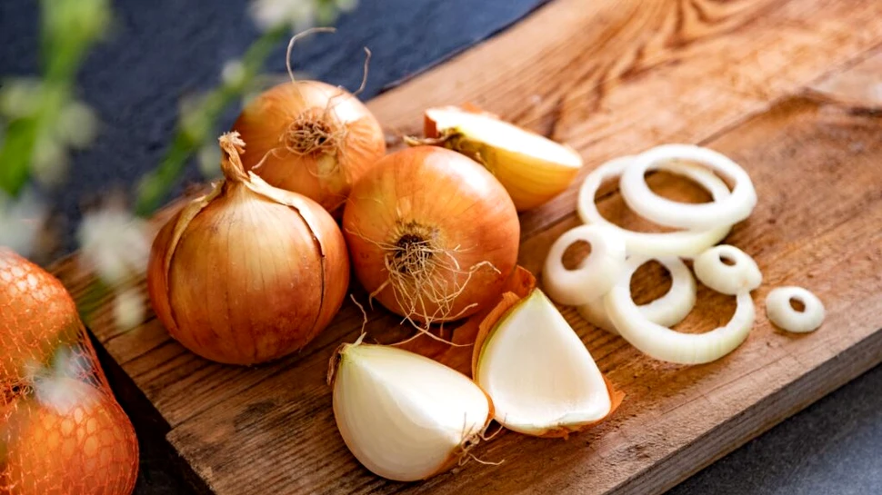Cum să tai ceapa fără lacrimi? Trucul confirmat științific!