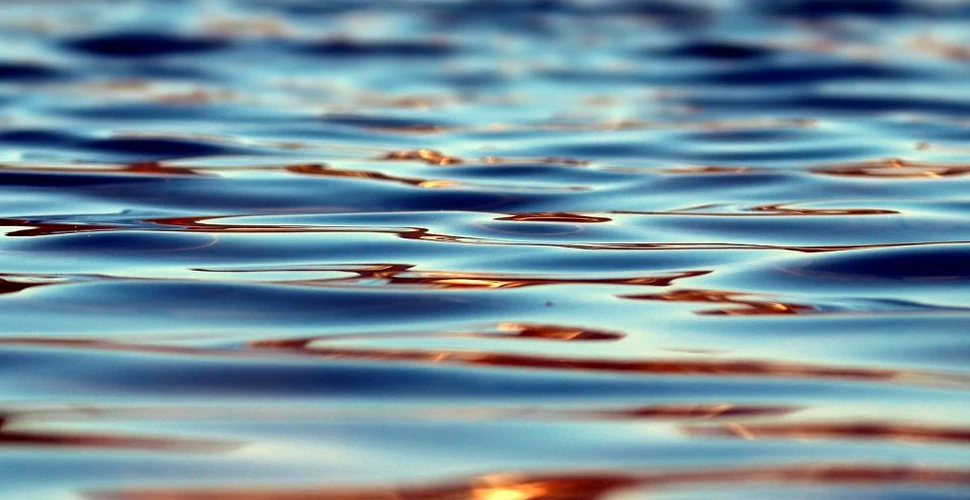 O serie de tipare care pot fi observate în apă au fost identificate în lumină
