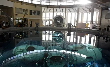 Cosmonauţii ruşi simulează subacvatic misiunile spaţiale (FOTO/VIDEO)