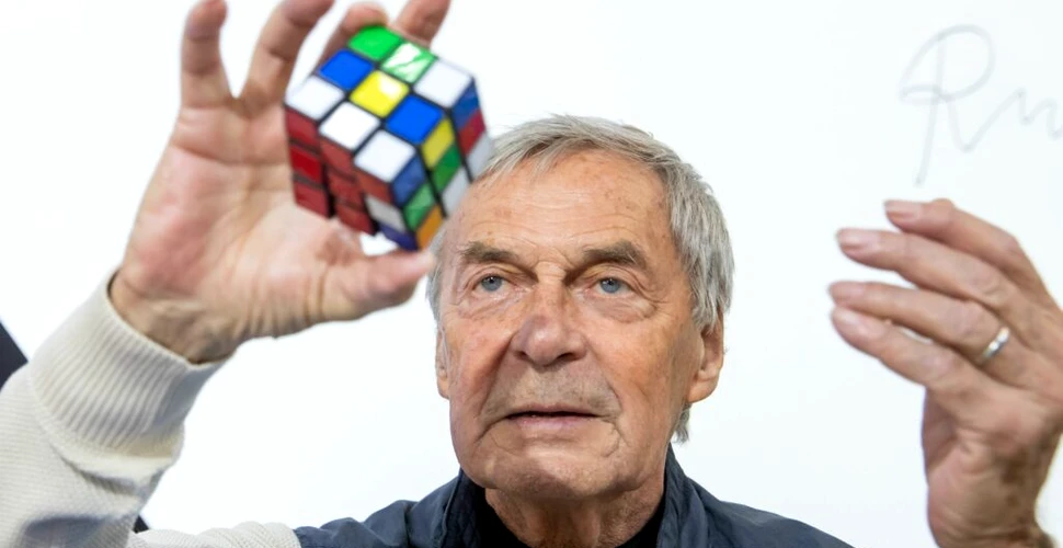 Cubul lui Rubik a fost rezolvat în doar 19 secunde în timpul unui zbor de gravitație zero