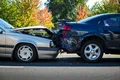 Femeile, de aproape două ori mai expuse riscului de a rămâne blocate într-o maşină accidentată