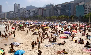Peste 140.000 de decese provocate de coronavirus în Brazilia, dar plajele sunt pline