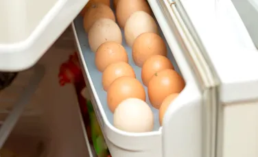 De ce ouăle nu trebuie ţinute pe uşa frigiderului