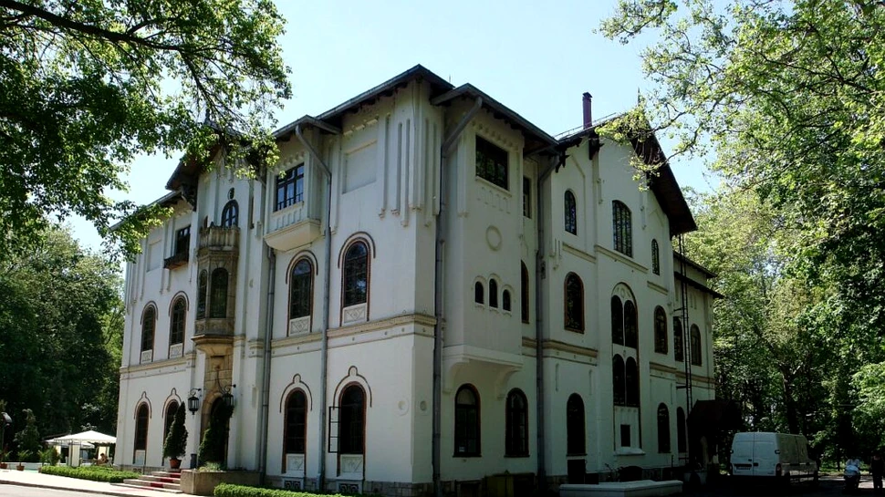 Domeniul Palatului Ştirbey, cu o istorie care începe în secolul XIX, scos la vânzare