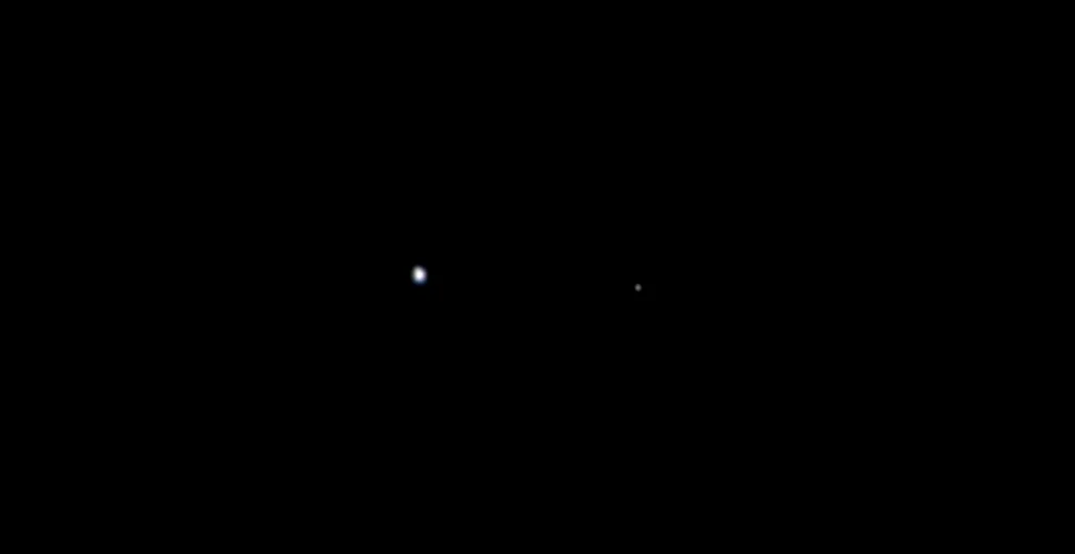 O navetă NASA a surprins o imagine cu Pământul şi Luna de la 9,66 milioane de kilometri distanţă!