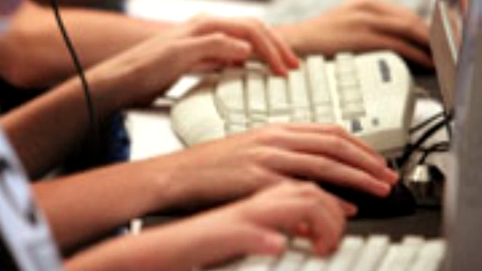 Facebook iti sugereaza sa iti contactezi prietenii decedati