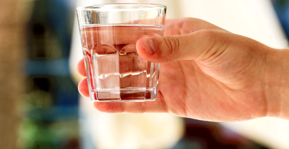 Un bărbat a băut 10 litri de apă pe zi, crezând că are diabet, dar s-a înșelat amarnic