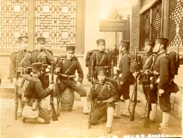 Soldaţi japonezi în timpul Răscoalei Boxerilor