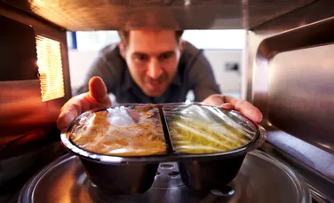 Mit și adevăr: Cum funcționează cuptorul cu microunde?