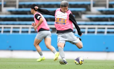 Cel mai vârstnic fotbalist profesionist din lume a semnat pentru încă un sezon