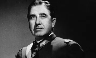 Augusto Pinochet, dictatorul brutal al Chile susținut de Washington. „Regret și sufăr aceste pierderi, dar este voia lui Dumnezeu. El mă va ierta dacă am comis excese, dar nu cred că am făcut-o”