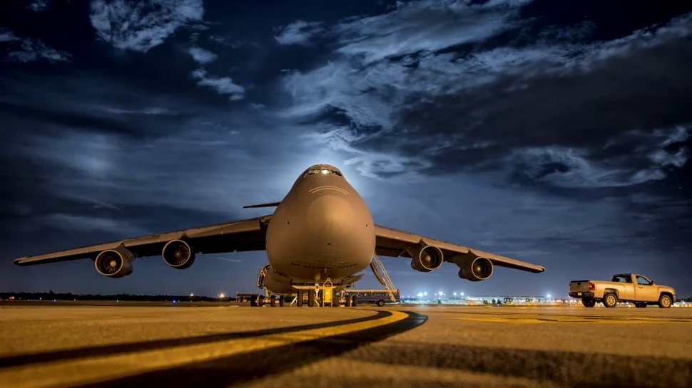 Armata SUA are în dotare un avion care poate rezista unei explozii nucleare