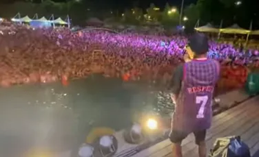 Petrecere cu mii de oameni într-un parc acvatic din Wuhan, epicentrul coronavirusului