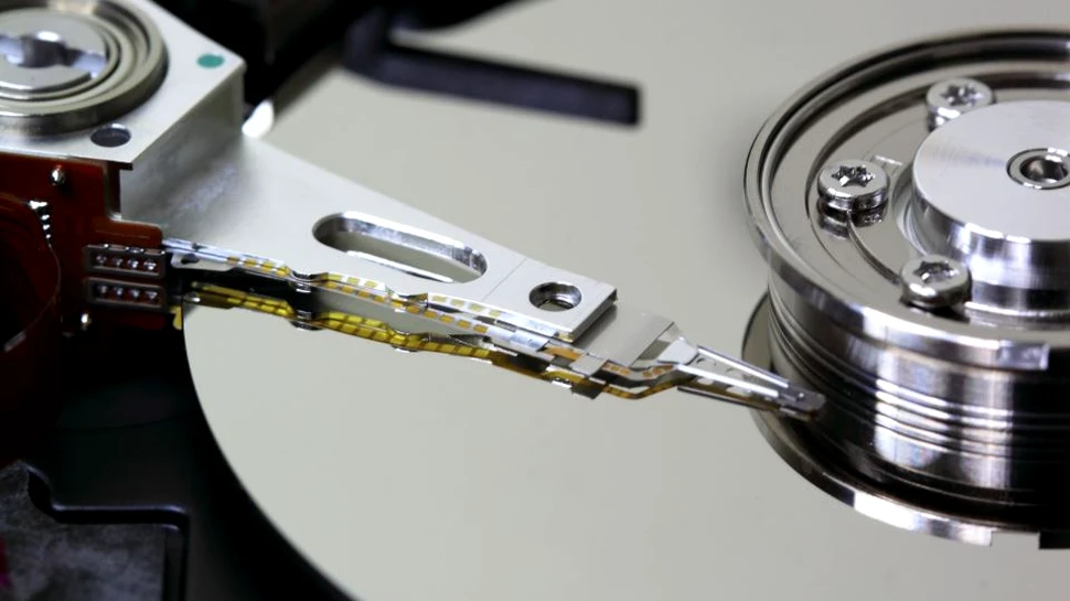 Hard disk-urile pot fi transformate în microfoane pentru spionaj, conform unor echipe de cercetători